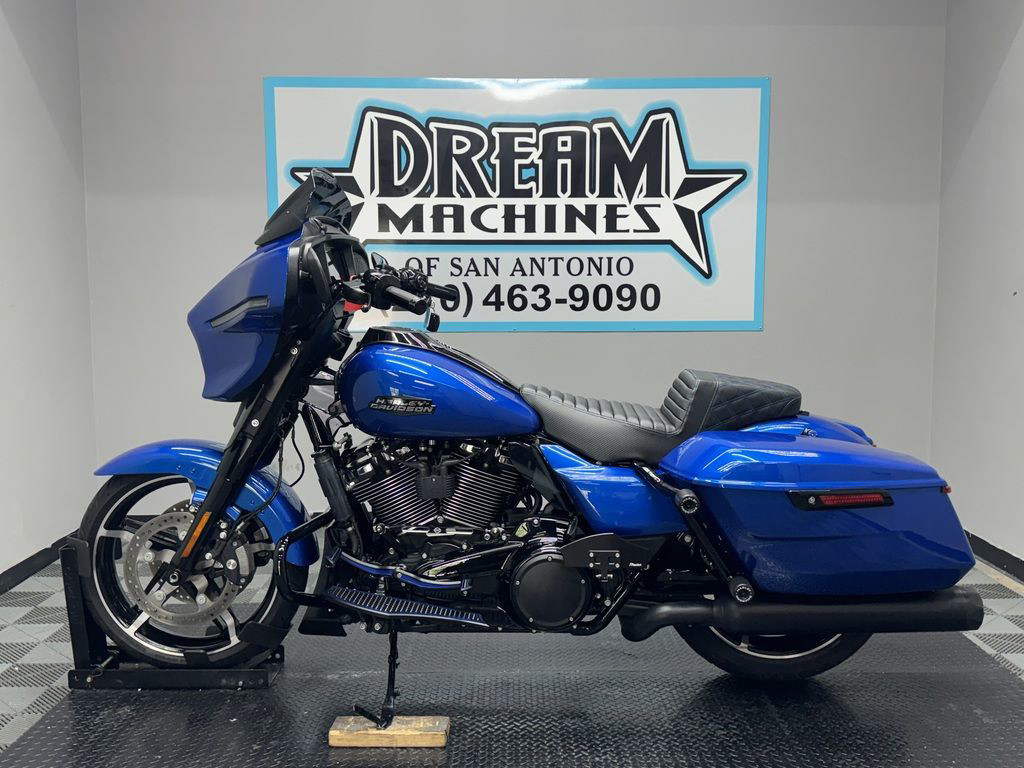 Street Glide®