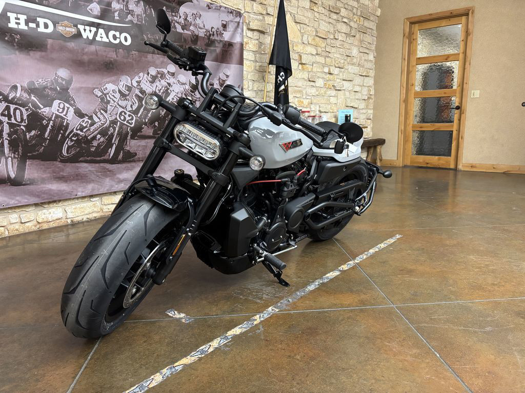 Sportster® S