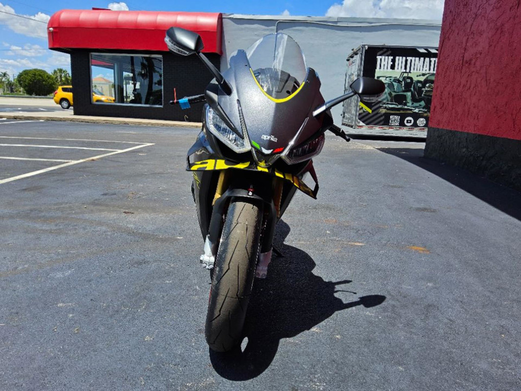 RSV4 1100