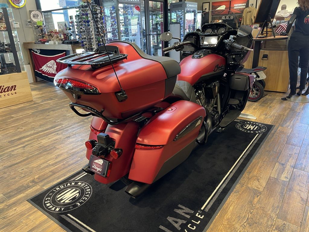 Pursuit Dark Horse 112