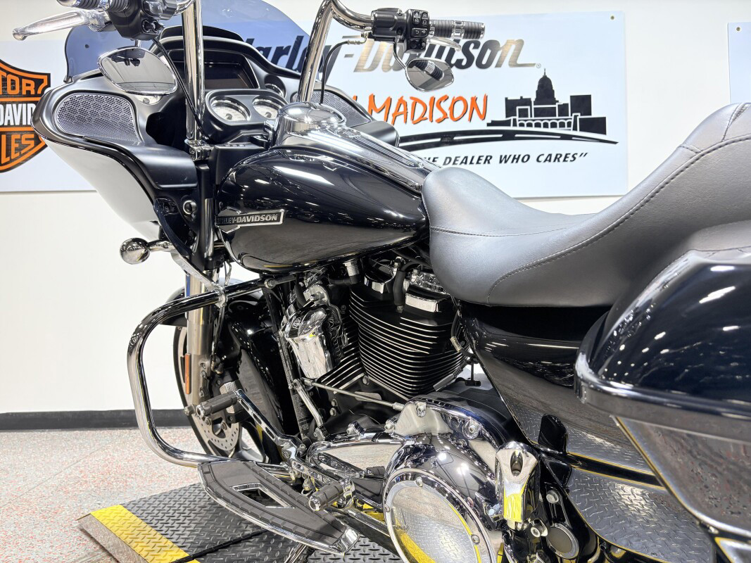 Road Glide®