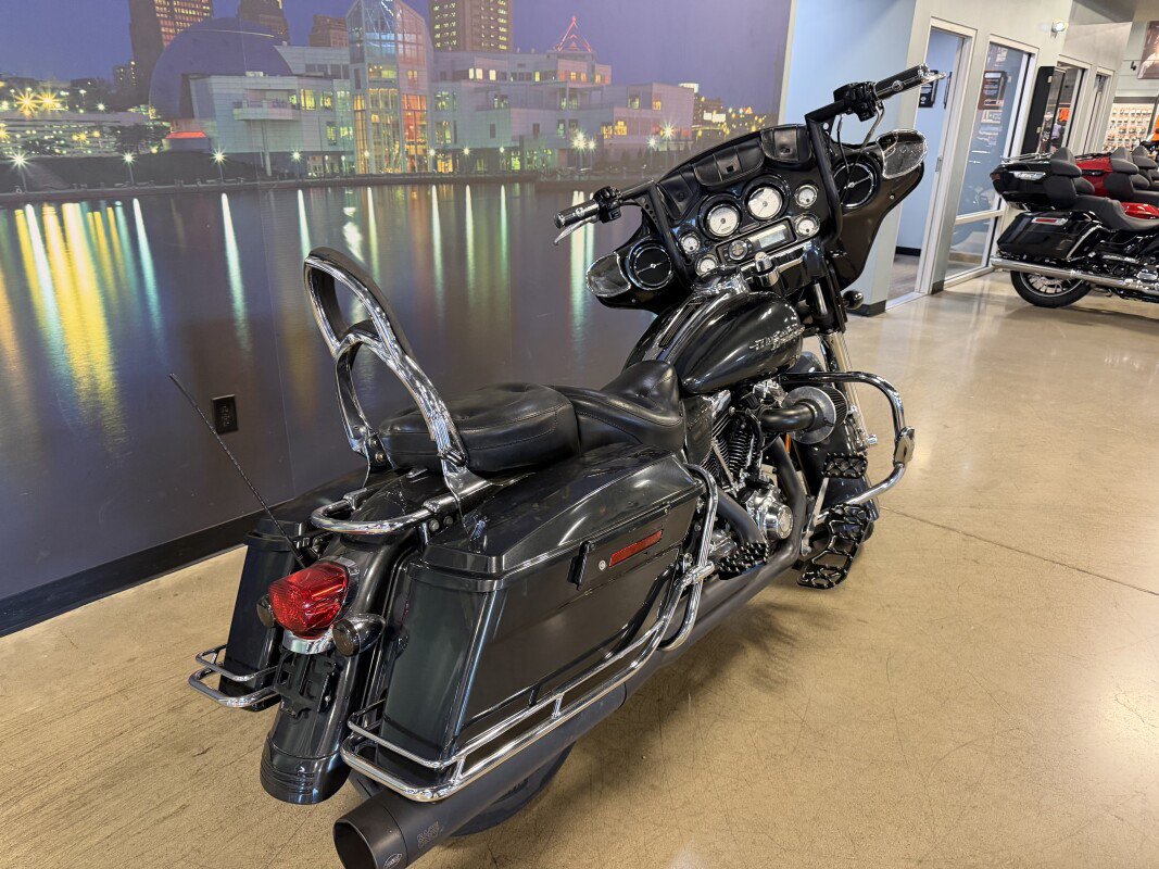 Street Glide®