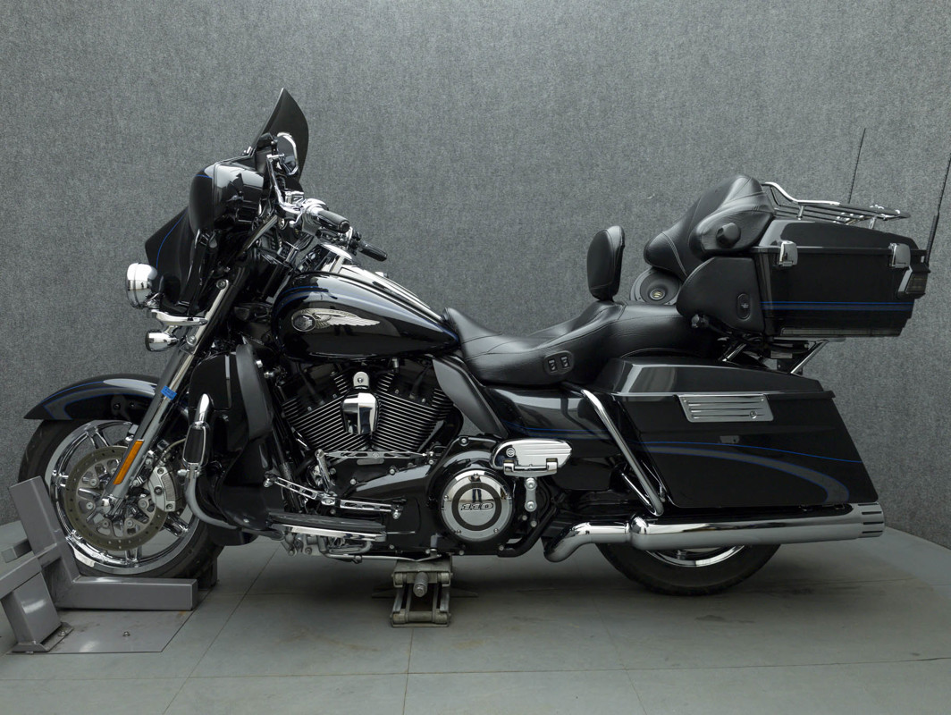 CVO® Ultra Classic® Electra Glide® 110th Anv. Ed.