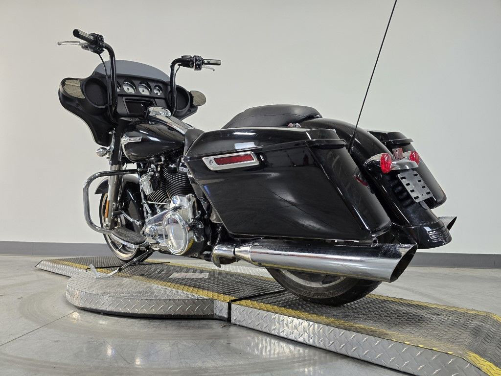 Street Glide®