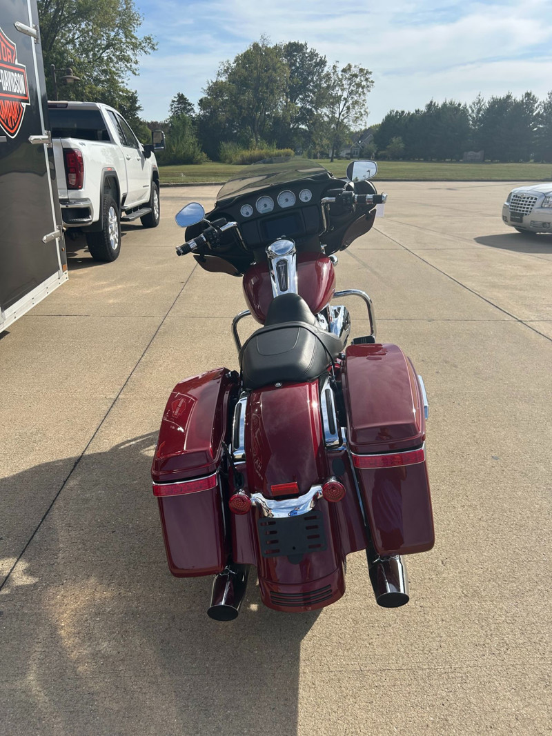 Street Glide®