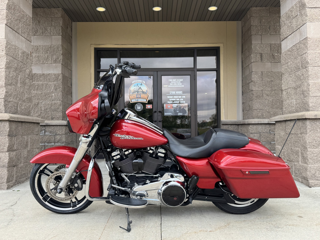 Street Glide®