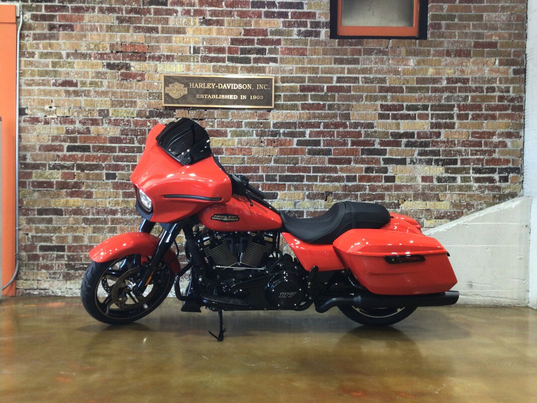 Street Glide®