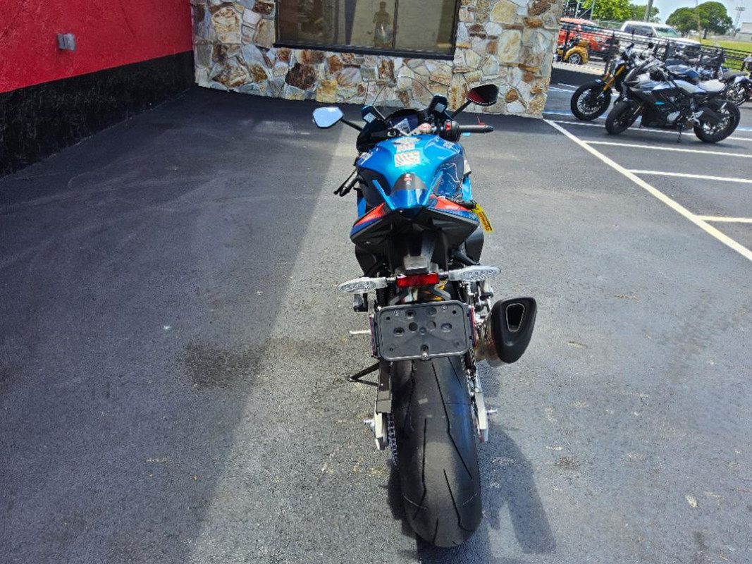 RSV4 1100