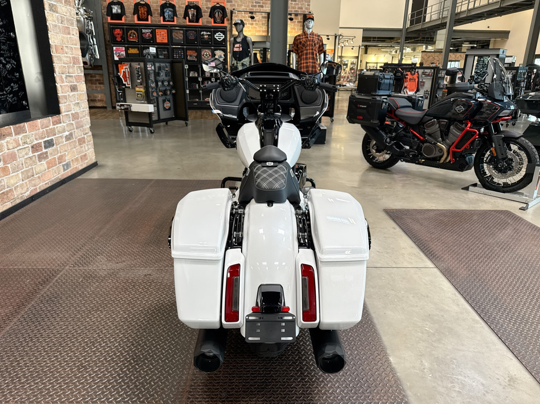 Road Glide®