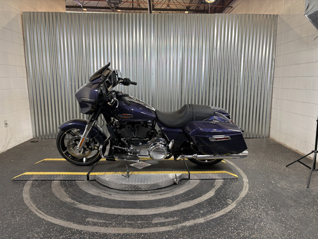 Street Glide®
