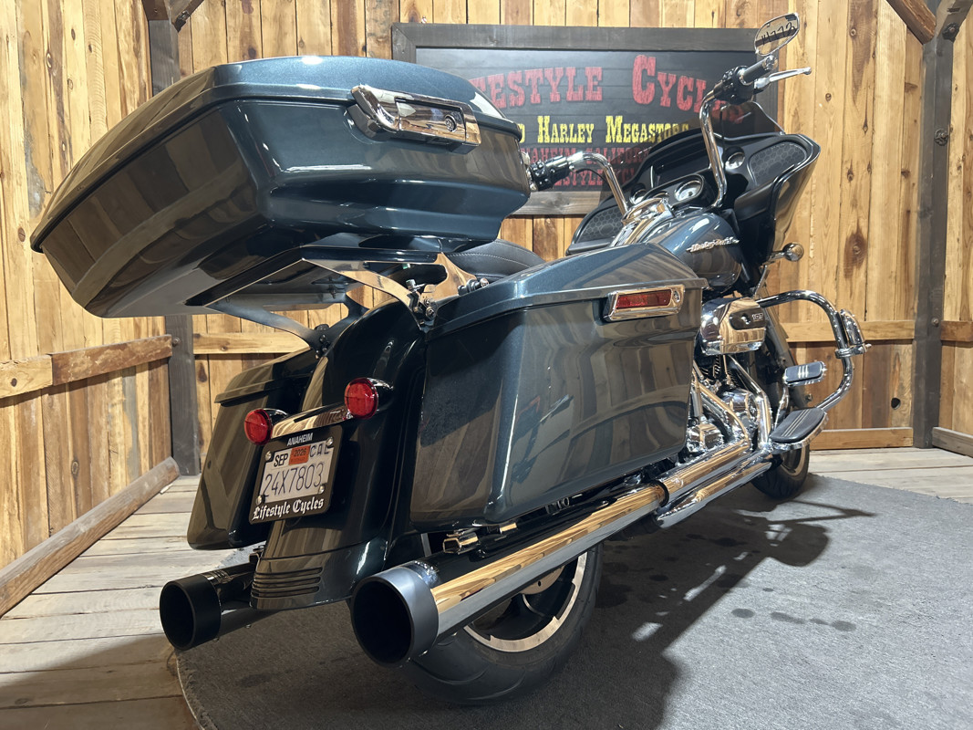 Road Glide®