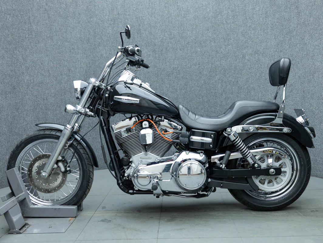 Dyna® Super Glide® Custom