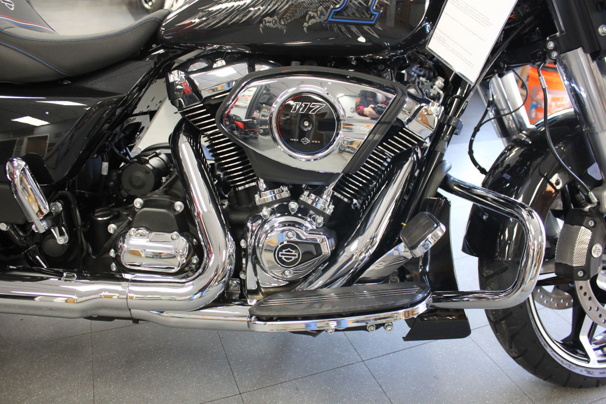 Street Glide®