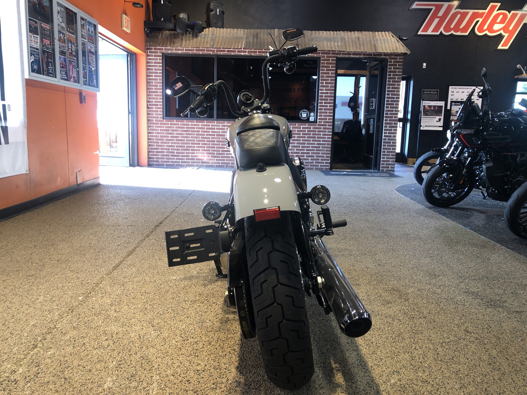 Street Bob®