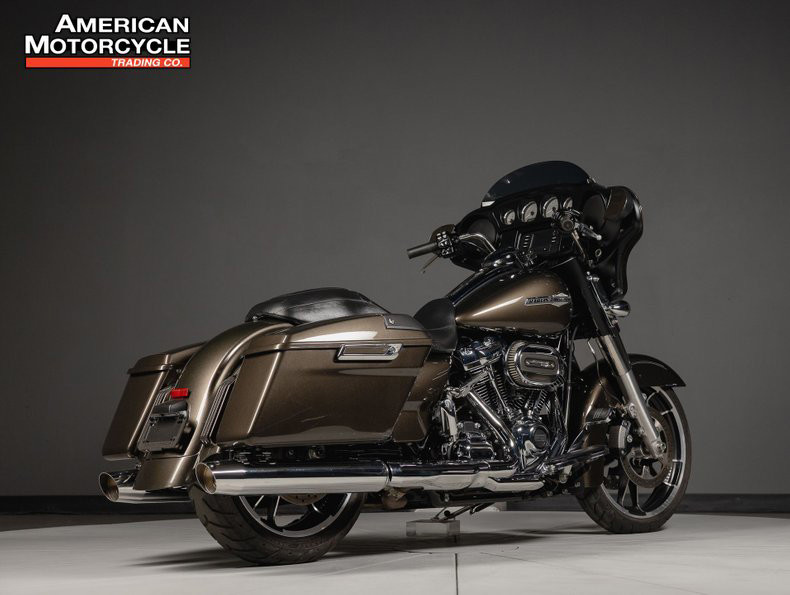 Street Glide®