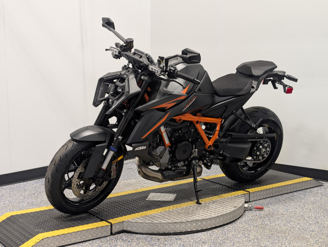 1390 Super Duke R