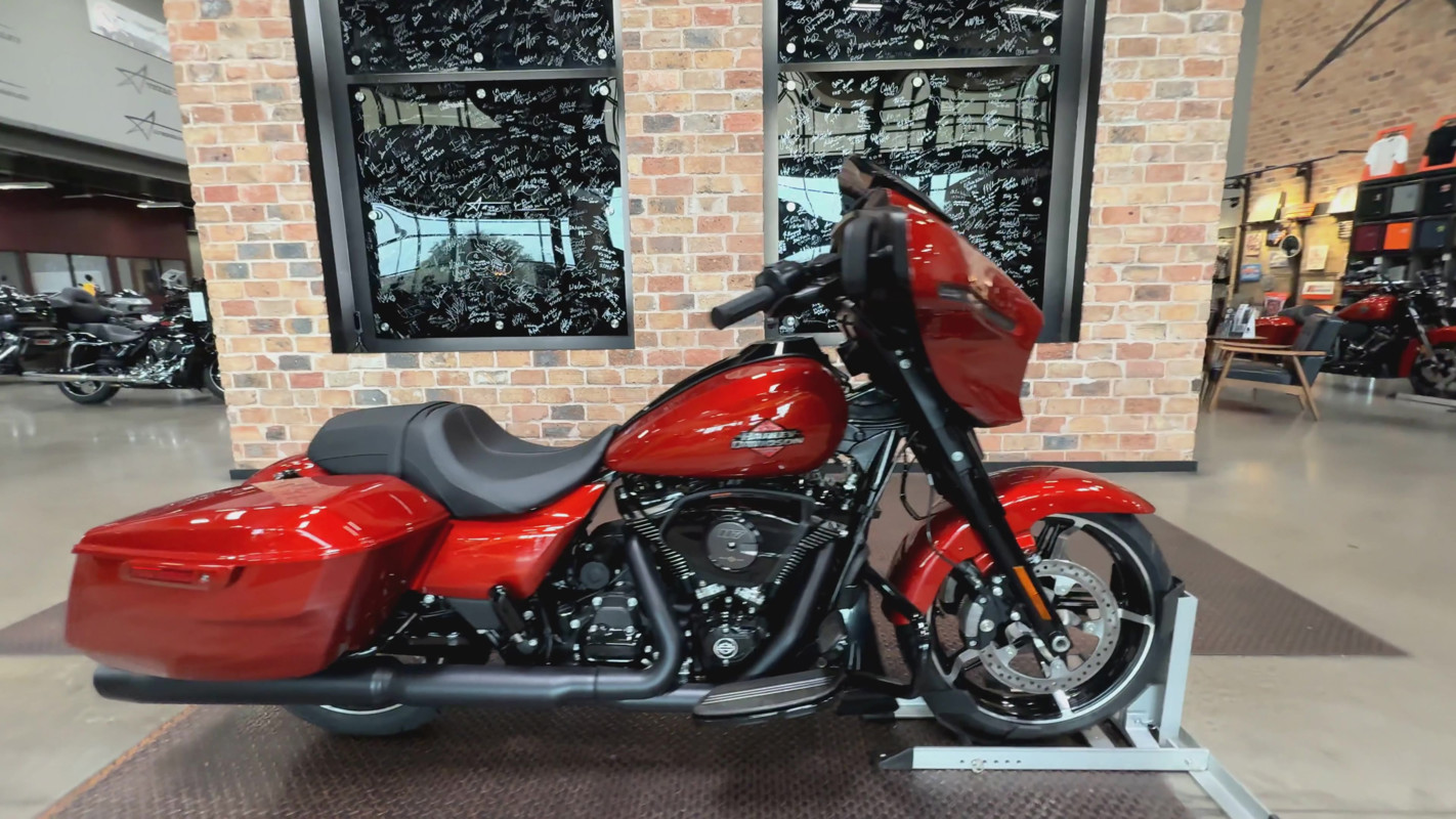 Street Glide®