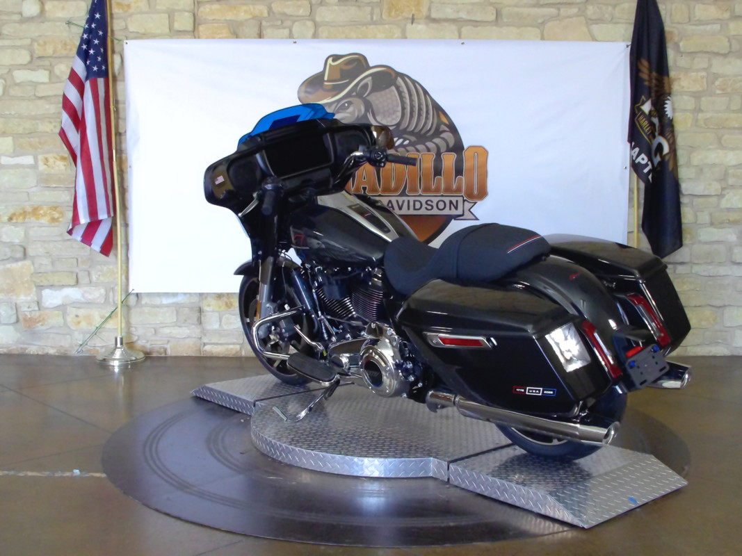 Street Glide®