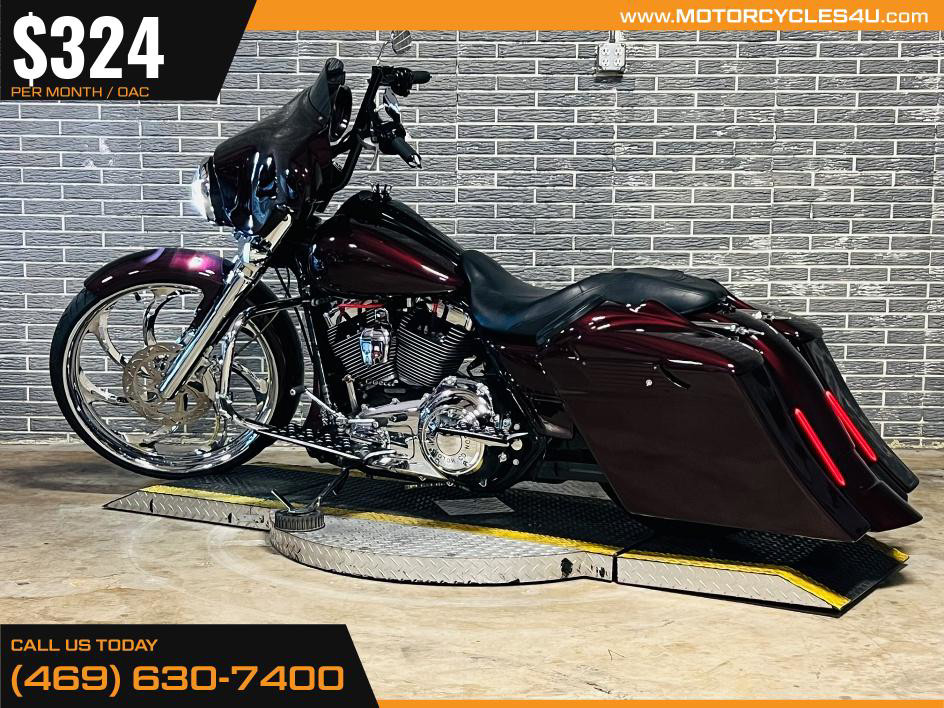 Street Glide®