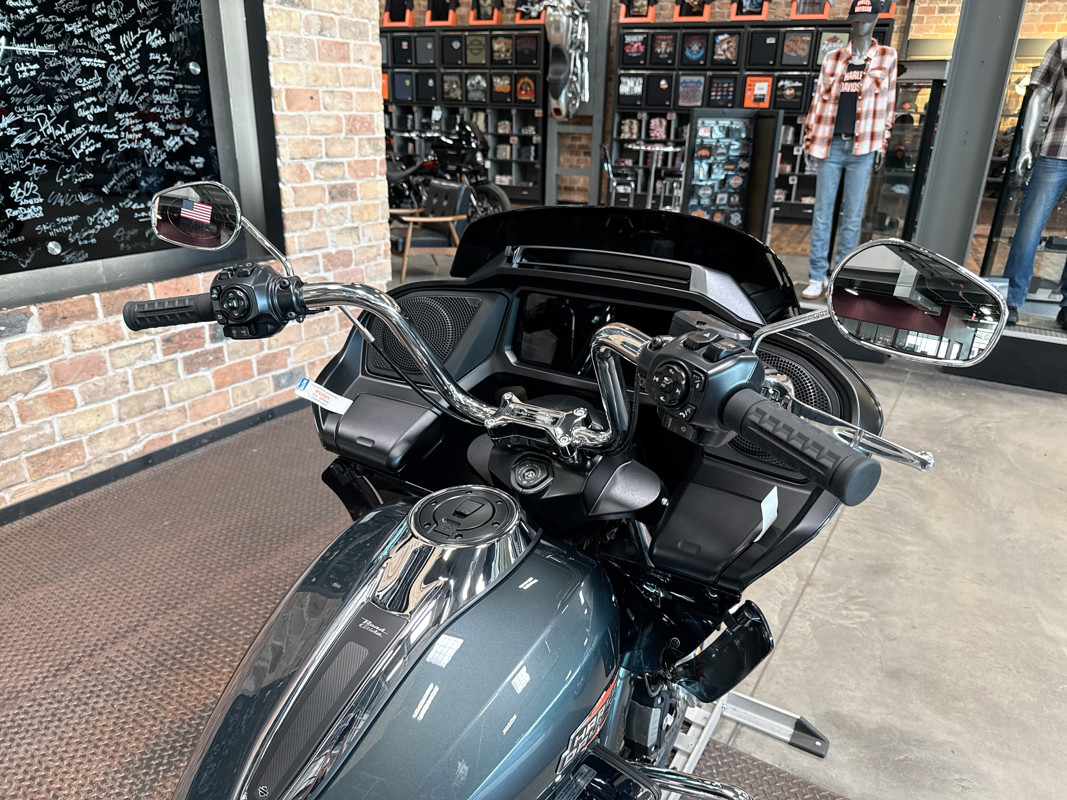 Road Glide®