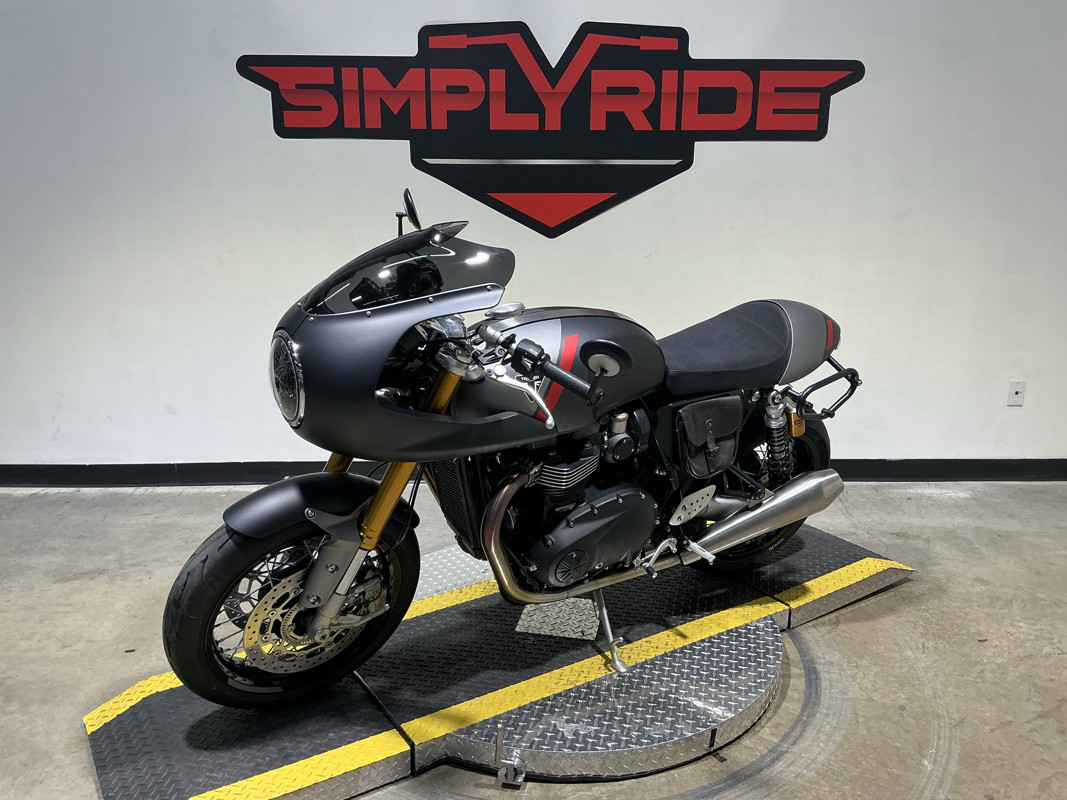 THRUXTON RS