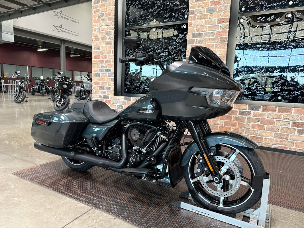 Road Glide®