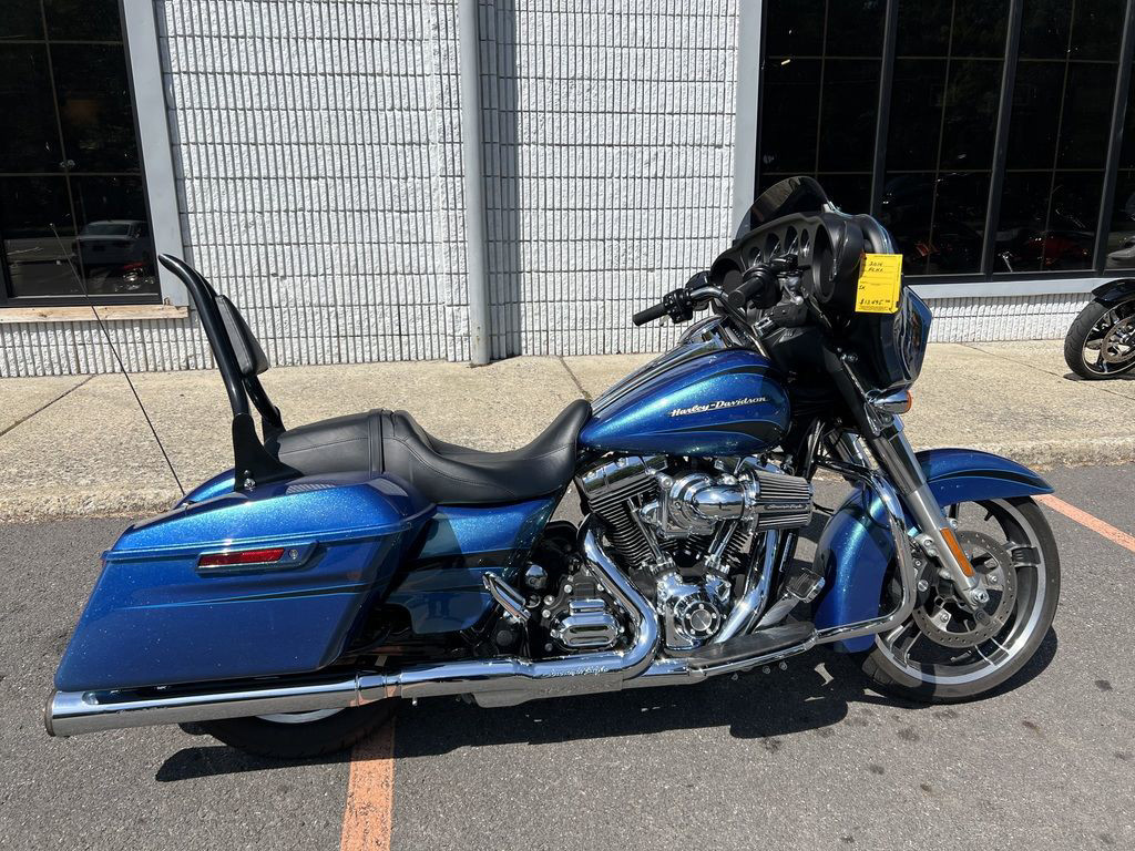 Street Glide®