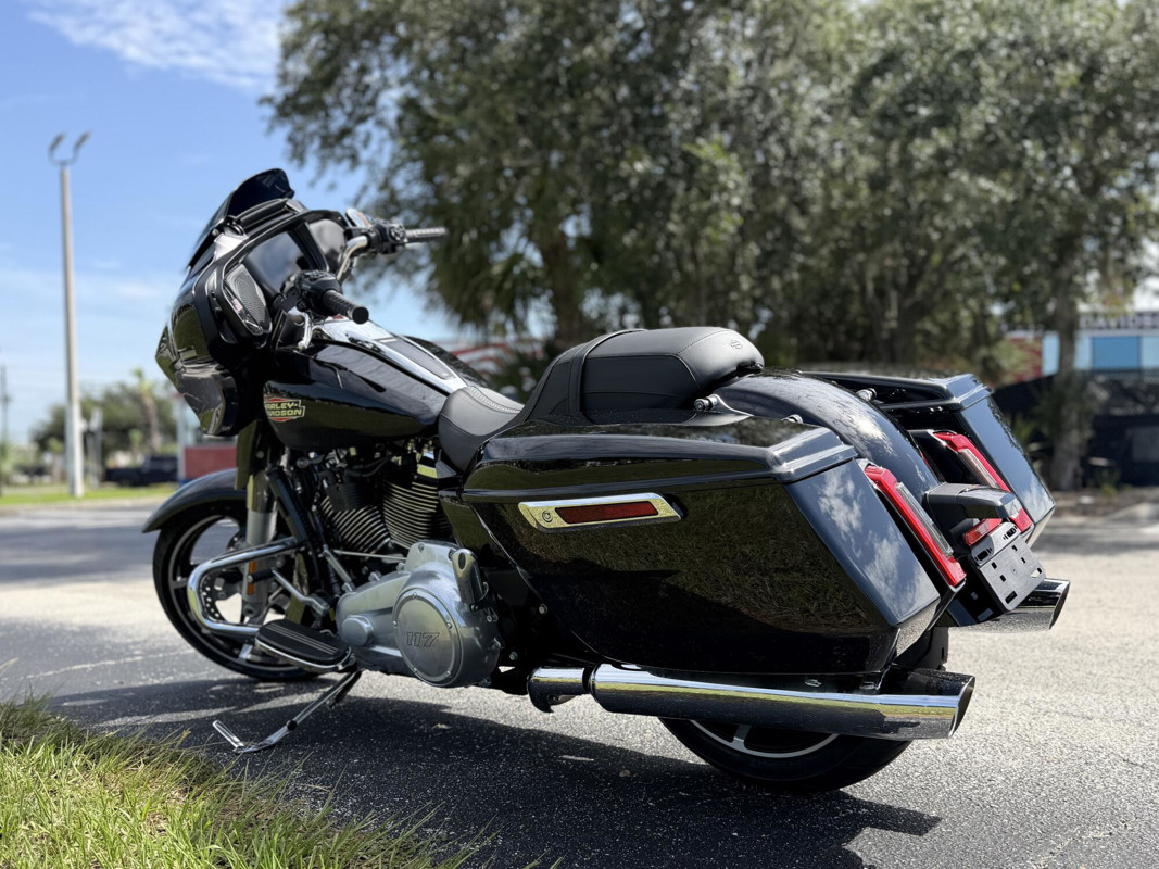 Street Glide®