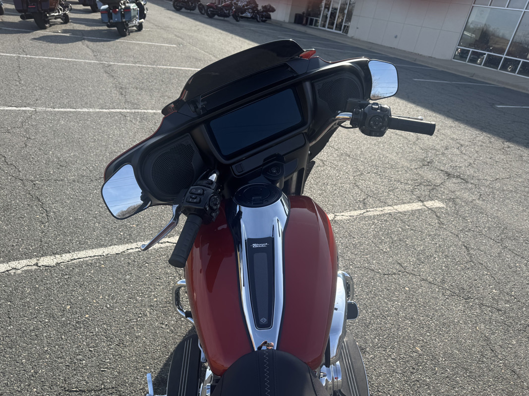 Street Glide®
