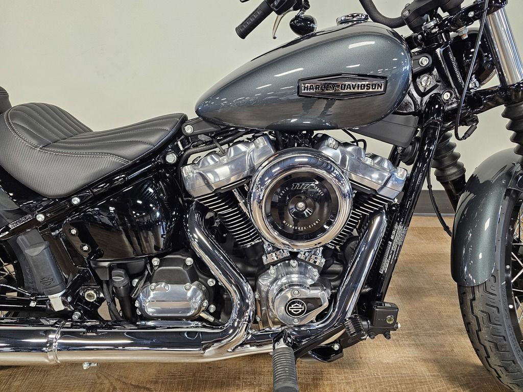 Street Bob®