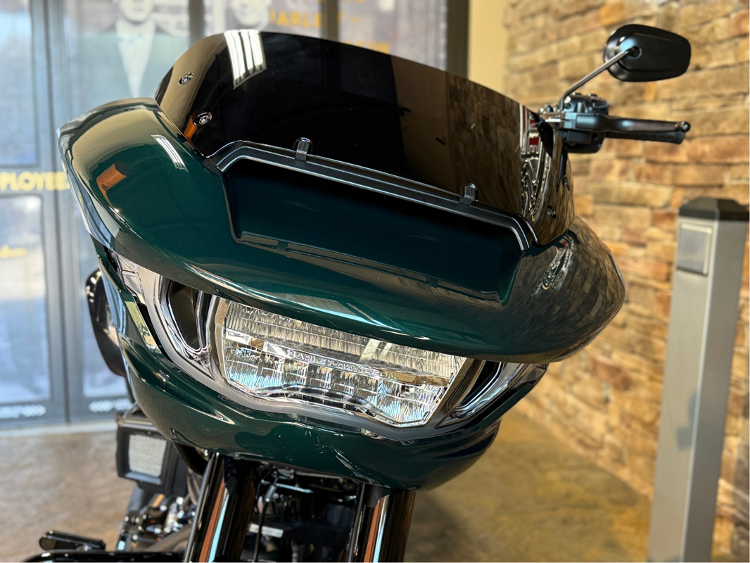 Road Glide®