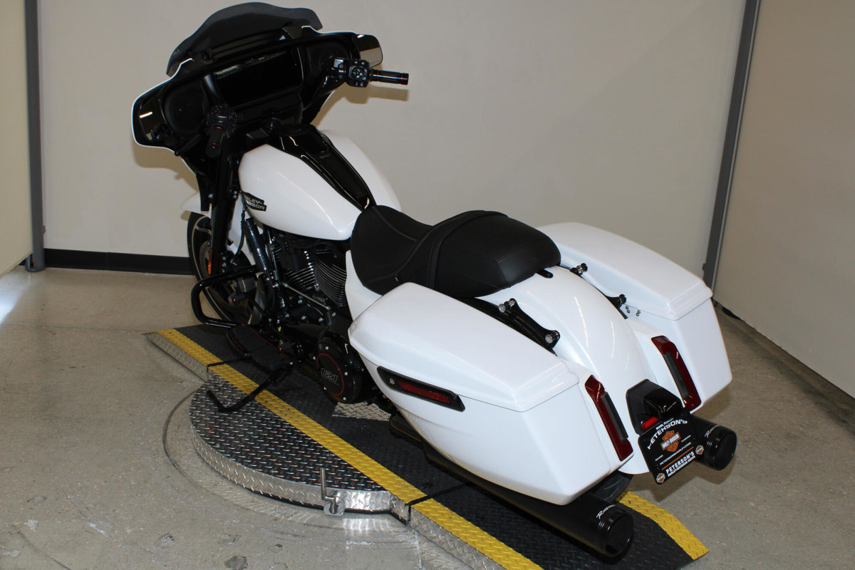 Street Glide®