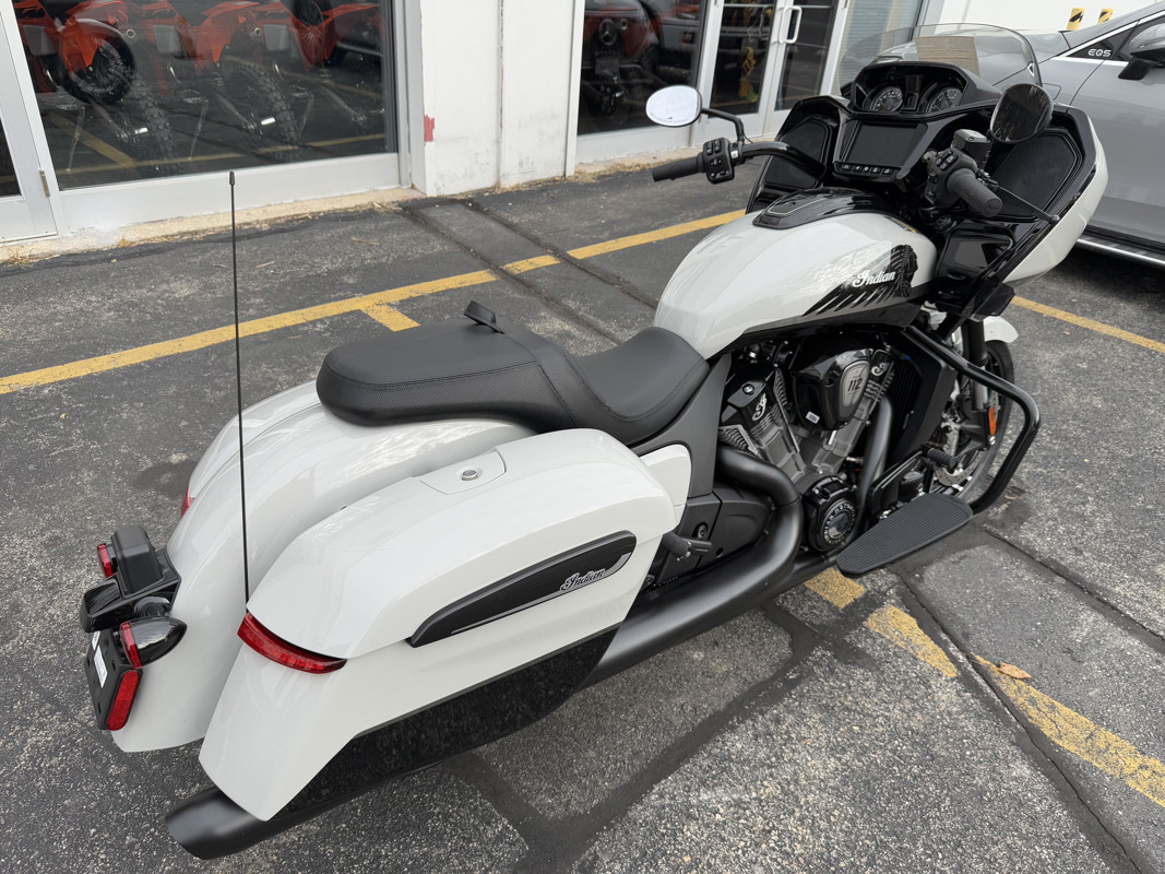 Challenger Dark Horse 112