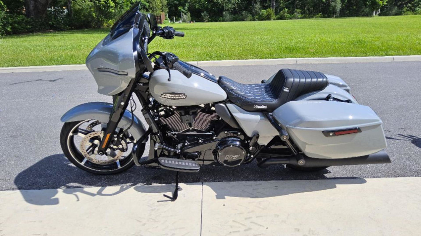 Street Glide®