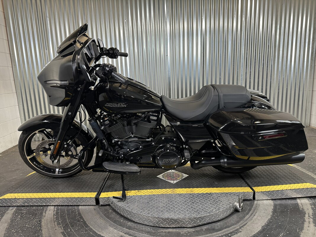 Street Glide®
