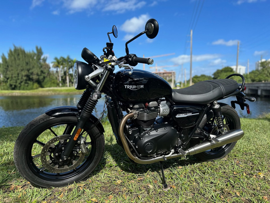 STREET TWIN 