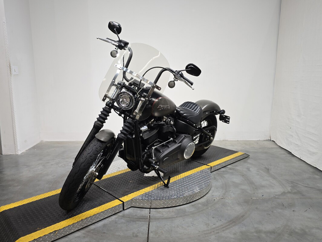 Softail® Street Bob®
