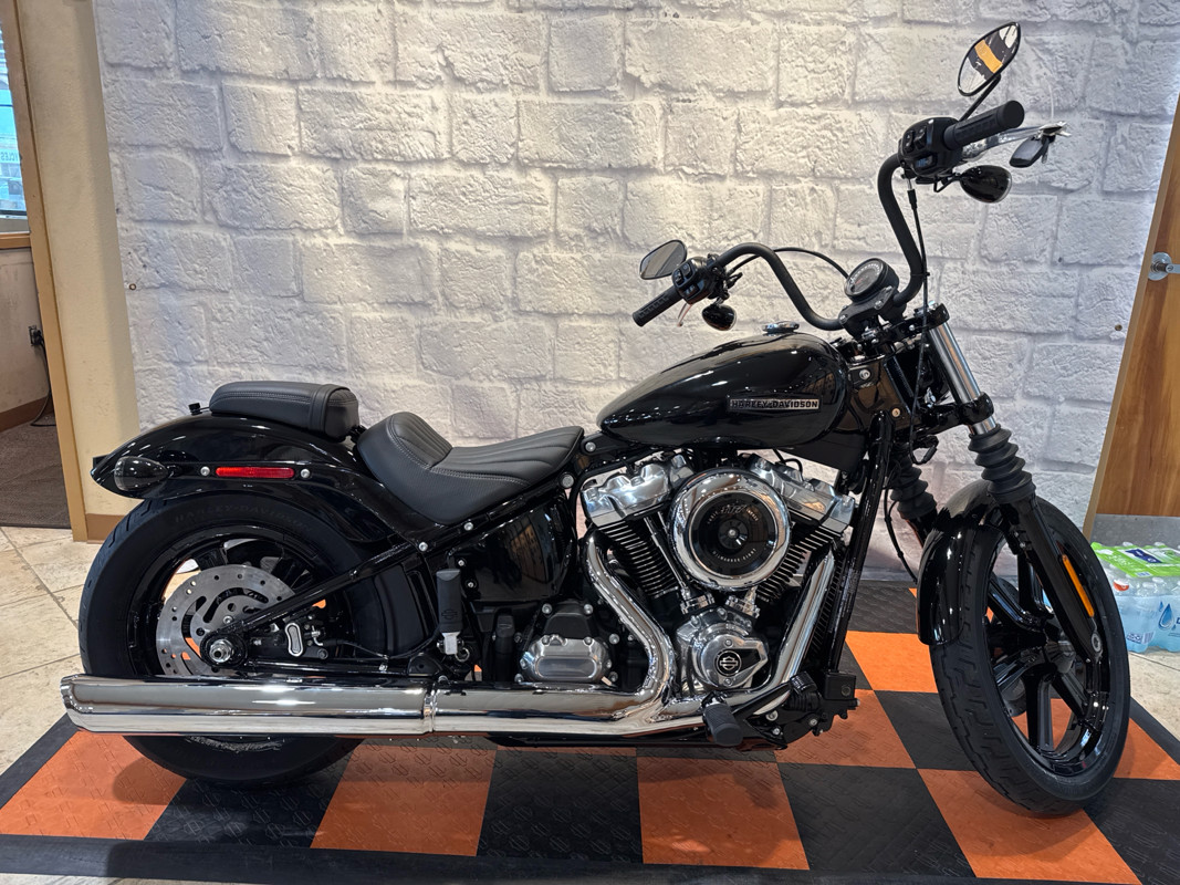 Street Bob®