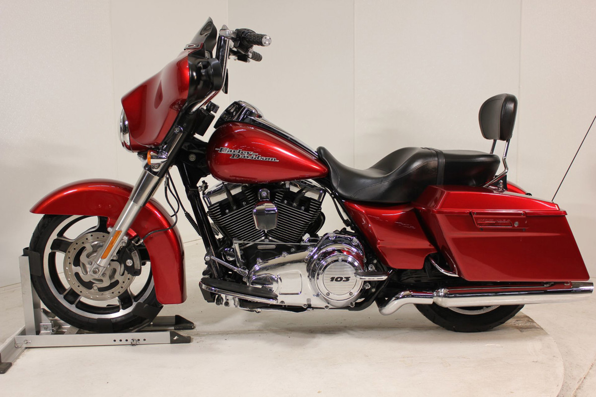 Street Glide®