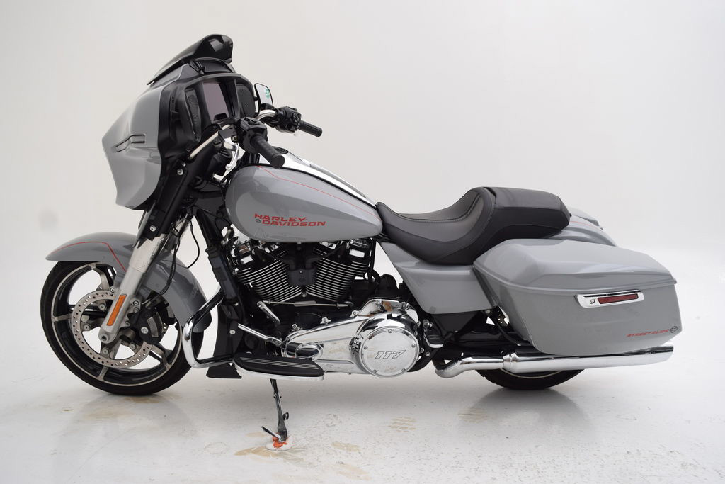 Street Glide®