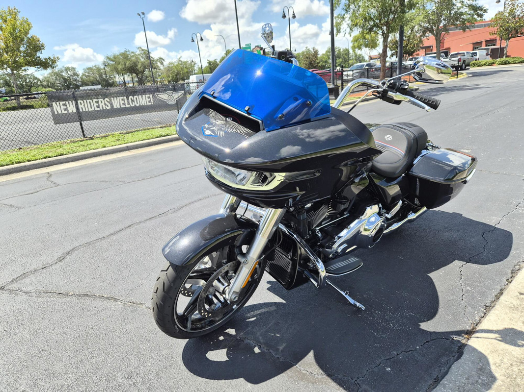 Road Glide®