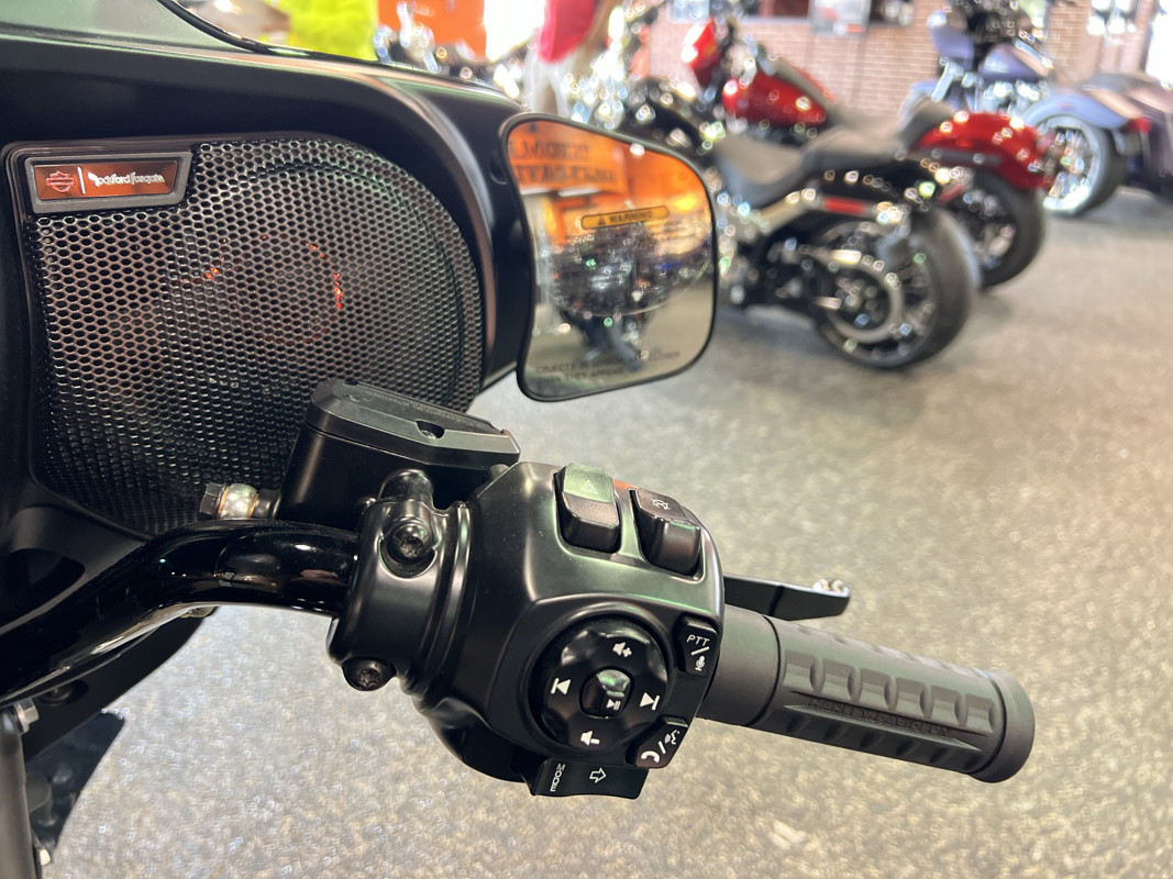 Street Glide®