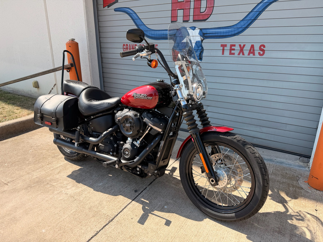 Street Bob®