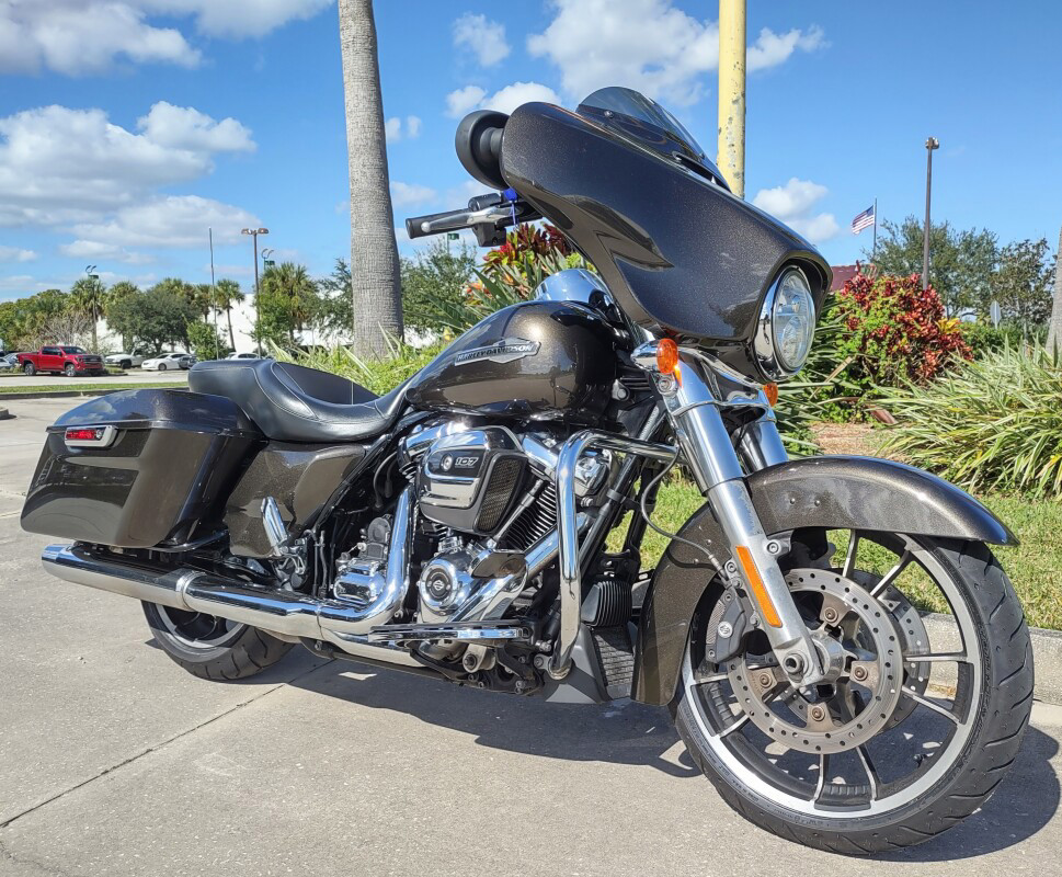 Street Glide®