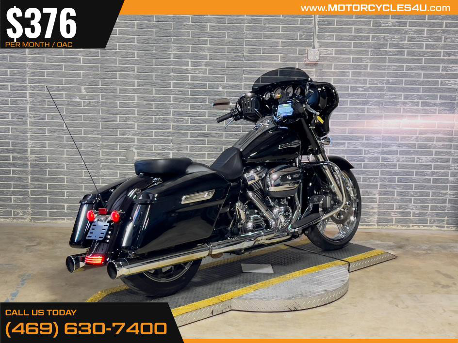 Street Glide®