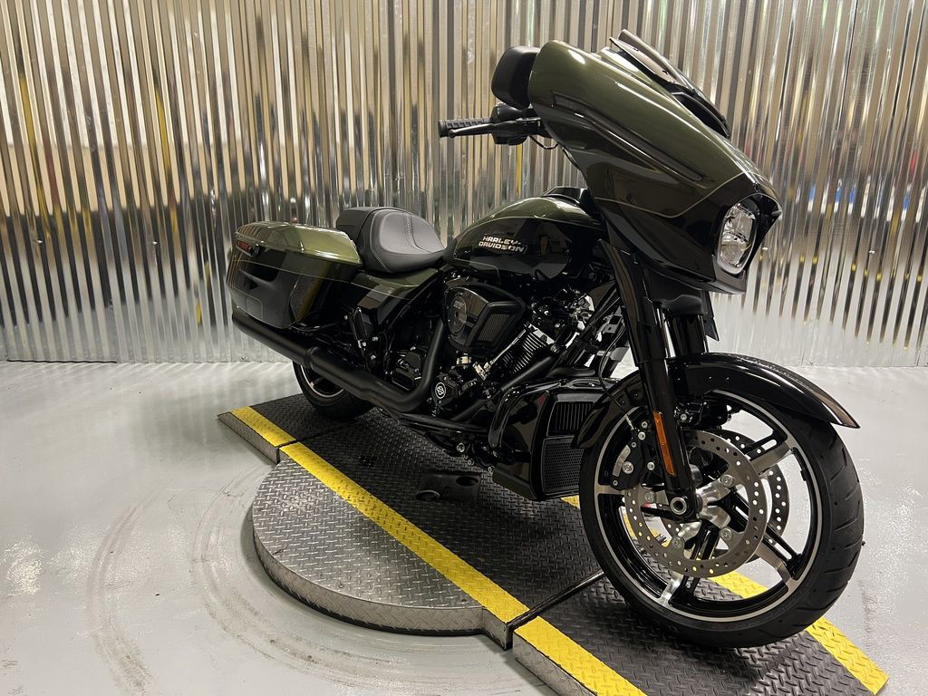 Street Glide®