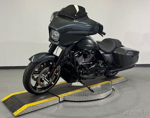 Street Glide®