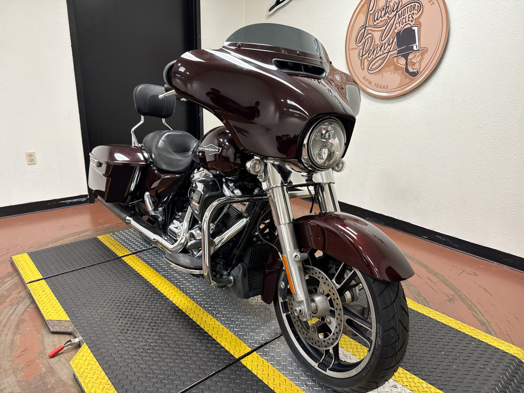 Street Glide®