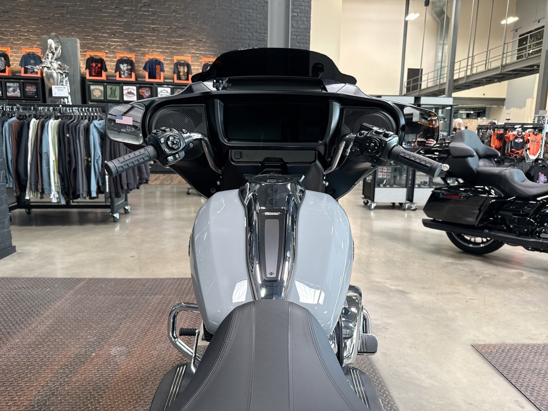 Street Glide®