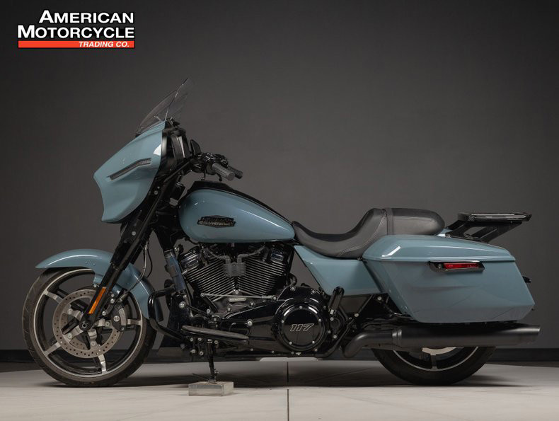 Street Glide®